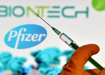 Takim me pioneren që na dhuroi vaksinën e Pfizer-Biontech